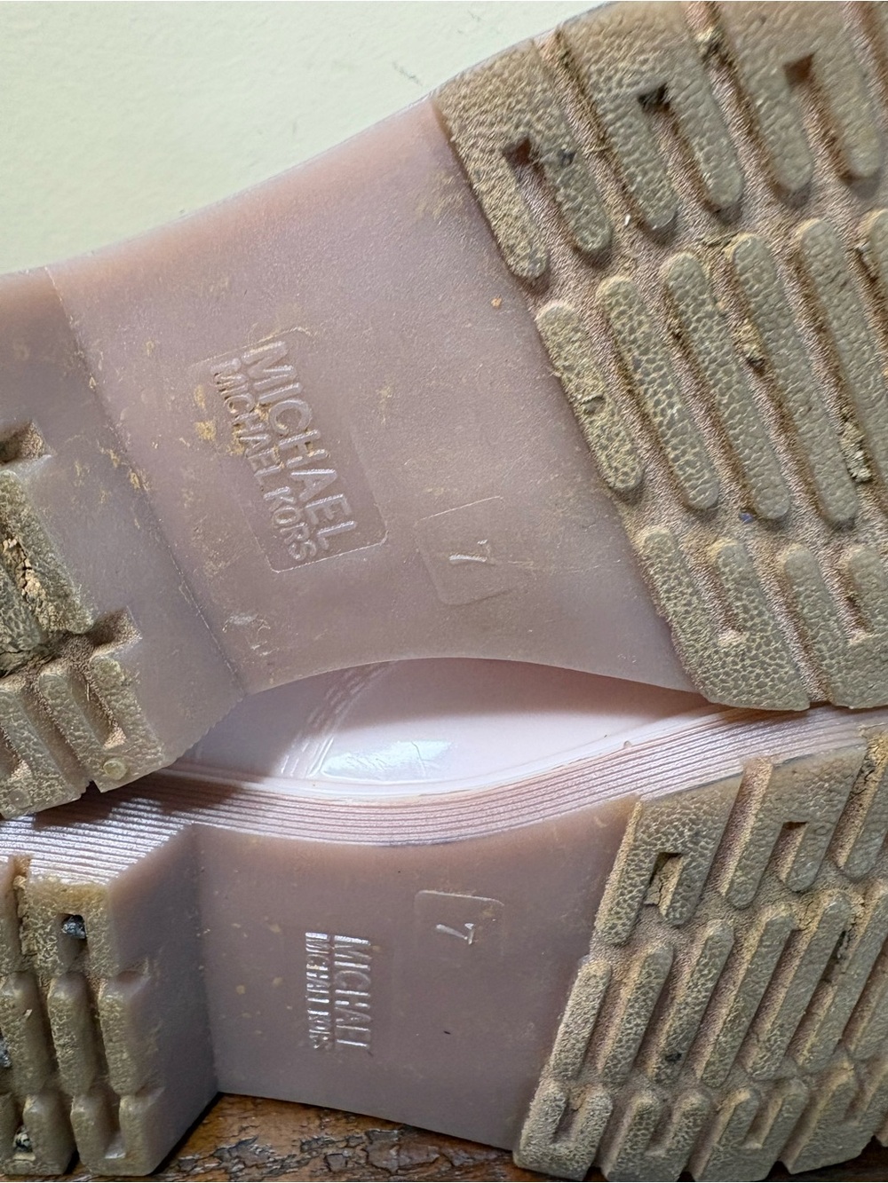 Michael Kors Tavie Women’s Size 7 Soft Pink Rain Booties - Picture 11 of 13
